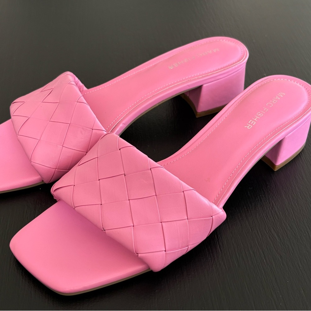 Marc Fisher Pink Woven Slide Sandals new never worn size 9.5